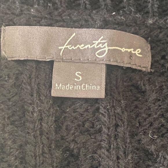 Twenty One Black Sleeveless Open Cardigan withh Button Detail and Belt. Small - Picture 7 of 8